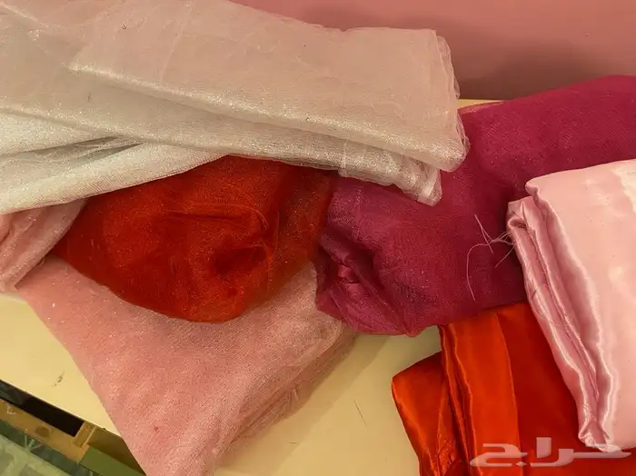 قماش ستان ودنتيل بالمتر أو اللفه 1