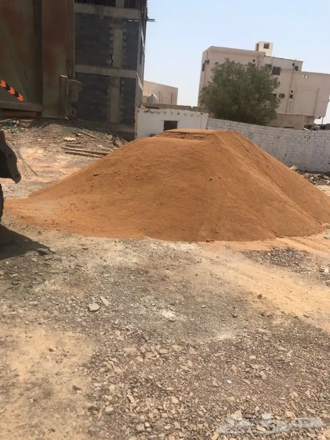 رمل احمر الفريش وزيرو فايف وخرسانه تريلا صندوق كبير 26 متر 4