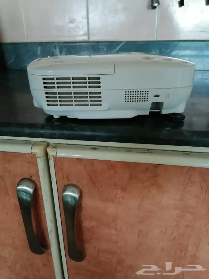 للبيع بروجكتر ماركة ابسون مستعمل شبه جديد الرياض 5