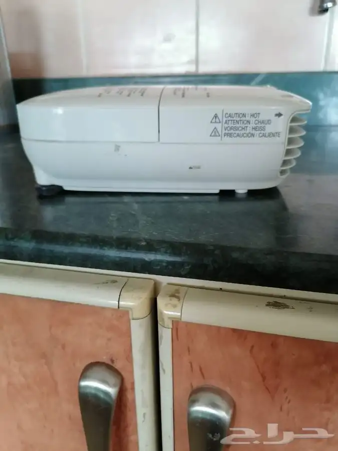 للبيع بروجكتر ماركة ابسون مستعمل شبه جديد الرياض 4