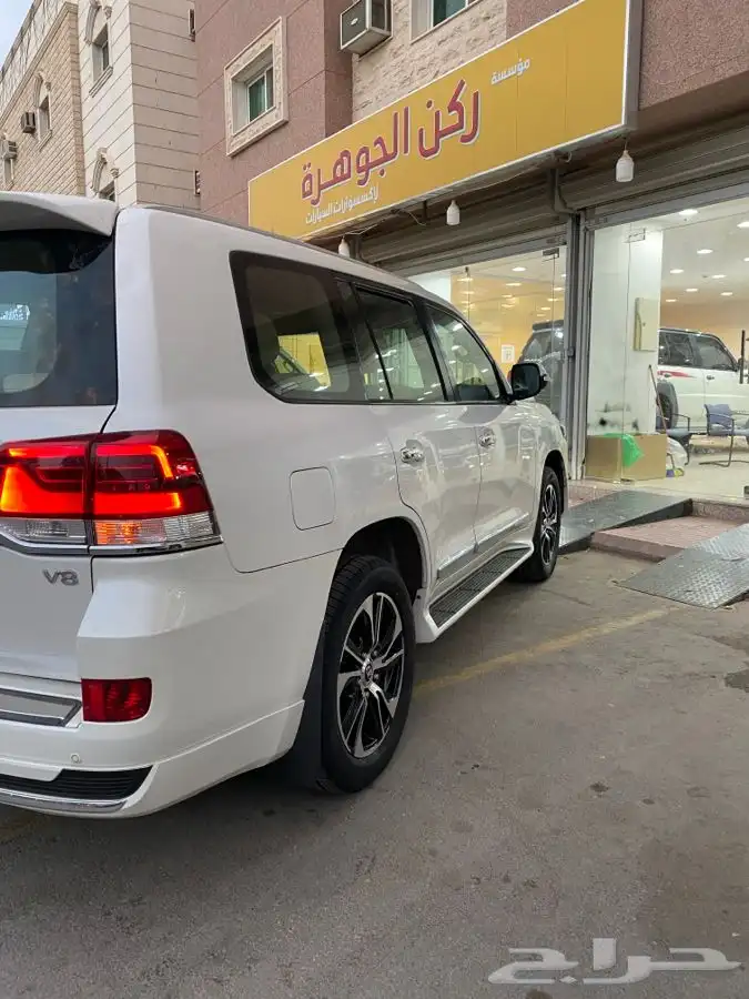 ترهيم لاندكروزر كتات شبك اشاره متحرك خط دعسات صدامات شمعات 6