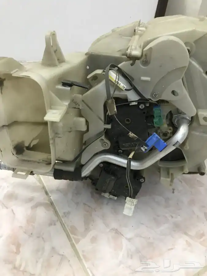 ثلاجه مكيف لكزس is 300 موديل 2007 الى 2013 اصلي وكاله 2