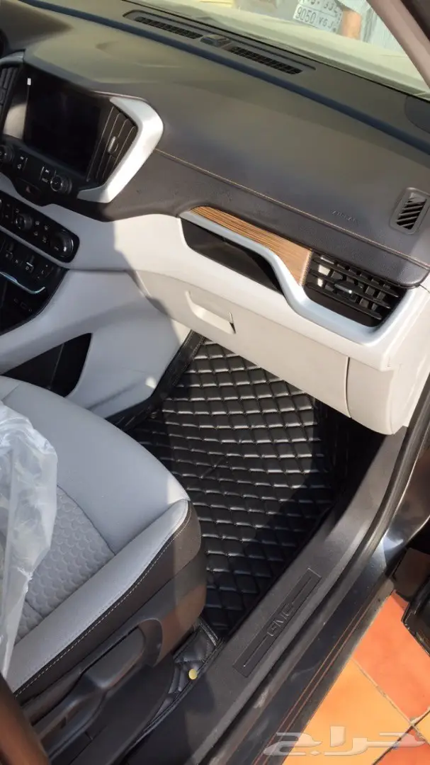 ارضيات جلد فاخره للسيارات 6