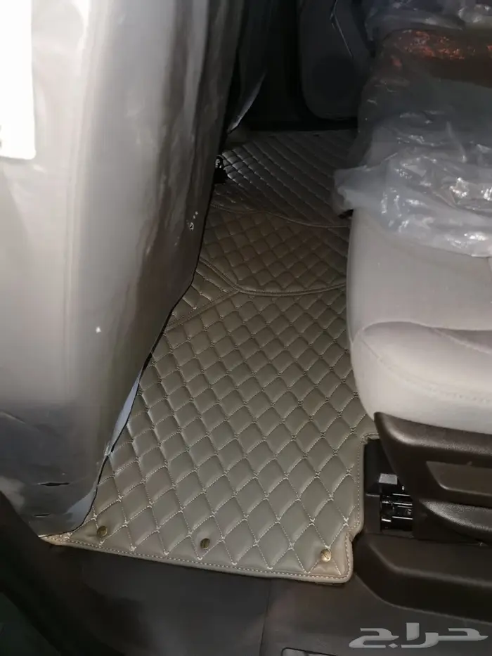 ارضيات جلد فاخره للسيارات  2