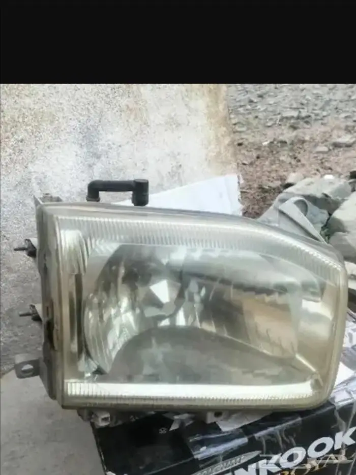 شمعة وكالة باثفندر من 2005 وتحت يمين 1
