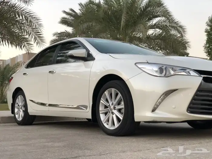( مباع ) كامري 2017 GLX (مخزن)ماشي 29 الف فقط 16