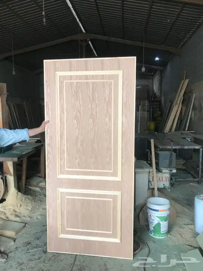 مؤسسه لتصنيع الابواب الخشب والالومنيوم0 6