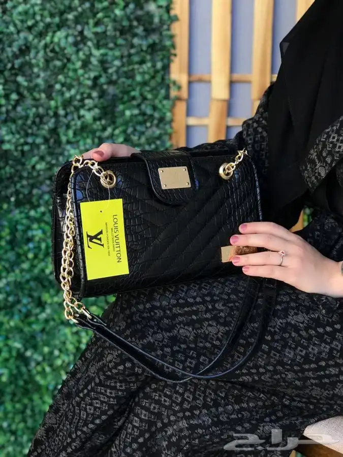 شنط ماركه درجه اولى 52