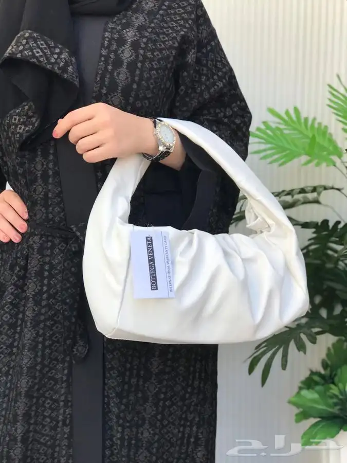 شنط ماركه درجه اولى 86