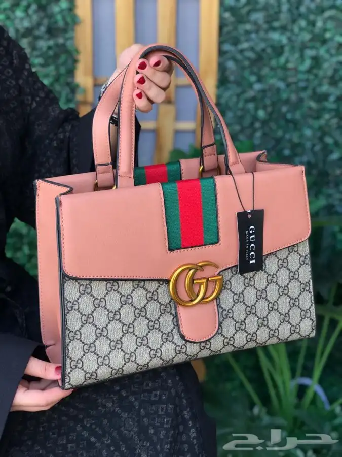 شنط ماركه درجه اولى 92