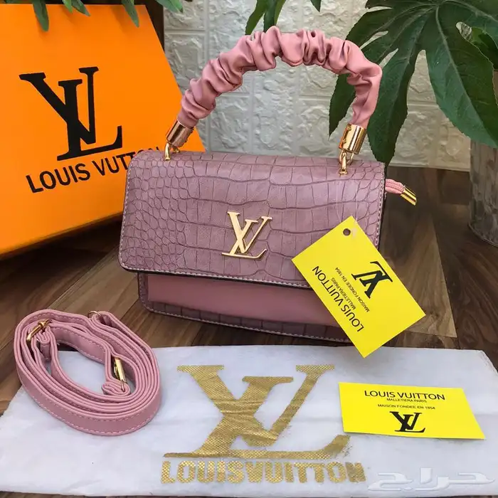 شنط ماركه درجه اولى 71