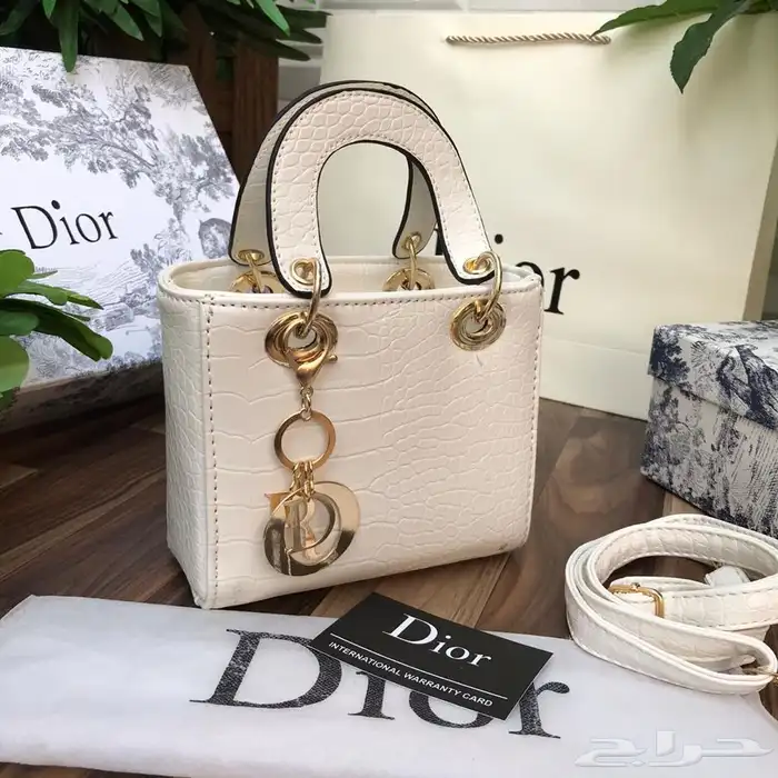 شنط ماركه درجه اولى 37