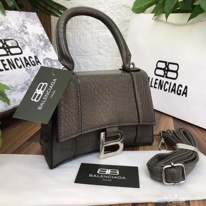 شنط ماركه درجه اولى 81