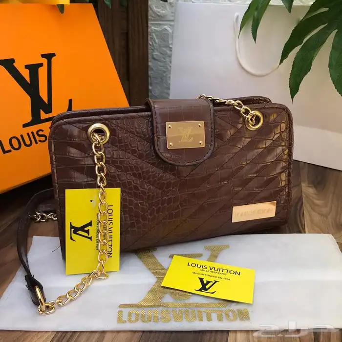 شنط ماركه درجه اولى 69