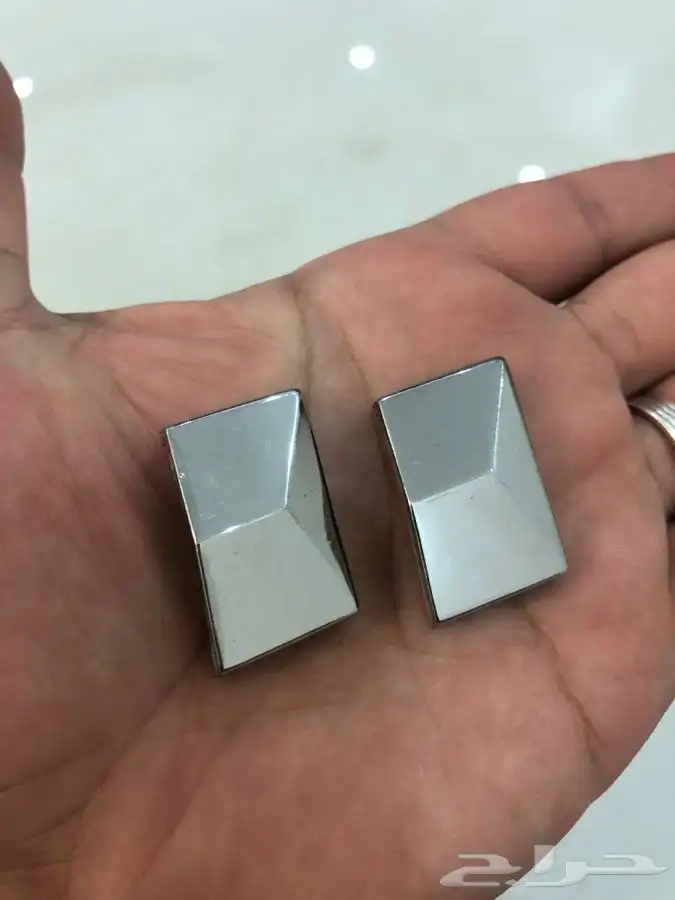 غطاء نيكل لمبة كتف يمين جراند ماركيز 1980-1991 0