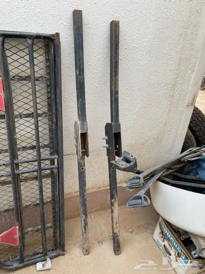 سله او سطحه او شبك خلف السياره للعفش 1