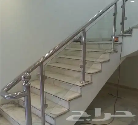 زجاج سكريت  قواطع مكتبية  شاوارات حمام  درابزين  الومنيوم   7