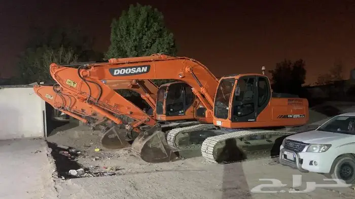 بكلينات جي سي بي تريلات شيولات للايجار بكلين باكلودر حفار 8