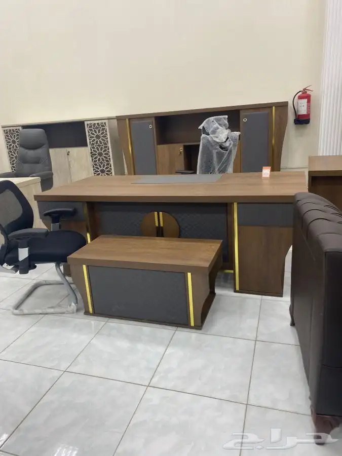 اطقم مكاتب كبيرة فخمة إدارية مع الكراسي 3