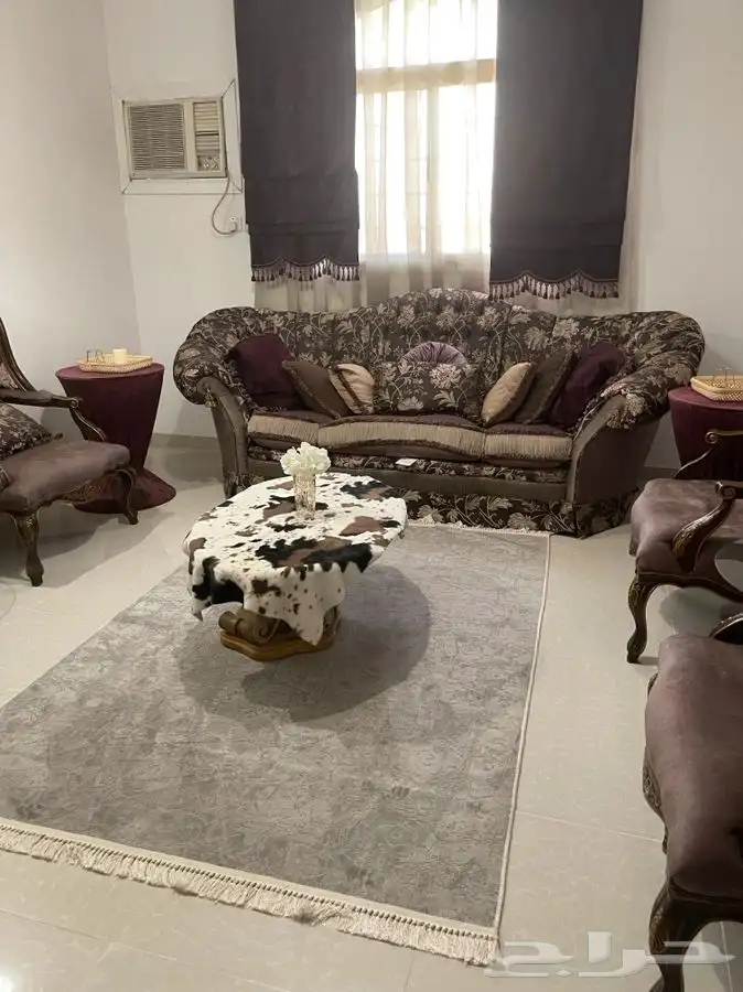 كنب المطلق 5 قطع مع الطاولات للبيع 13