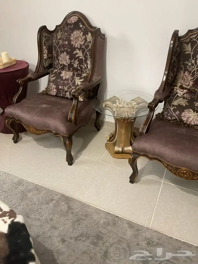 كنب المطلق 5 قطع مع الطاولات للبيع 2