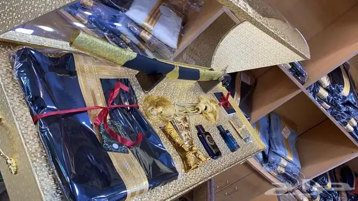 هدية رجال بشت شتوي سيف درع عطر ساعة زوج 0