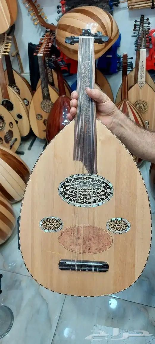 آلة العود الموسيقي كهربائي للصانع مراد التركي 5