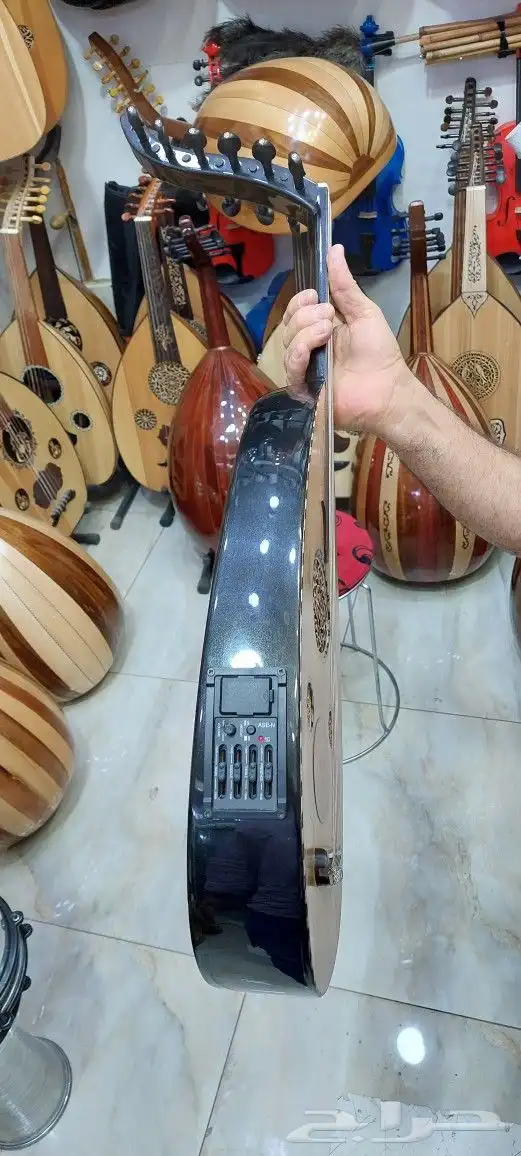 آلة العود الموسيقي كهربائي للصانع مراد التركي 6