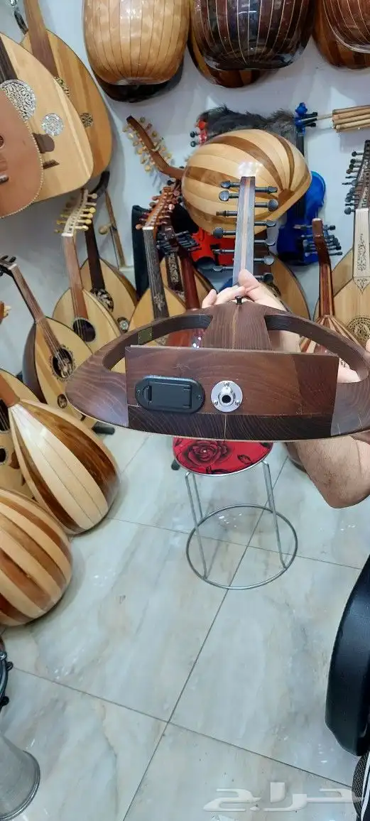 آلة العود الموسيقي كهربائي للصانع مراد التركي 10