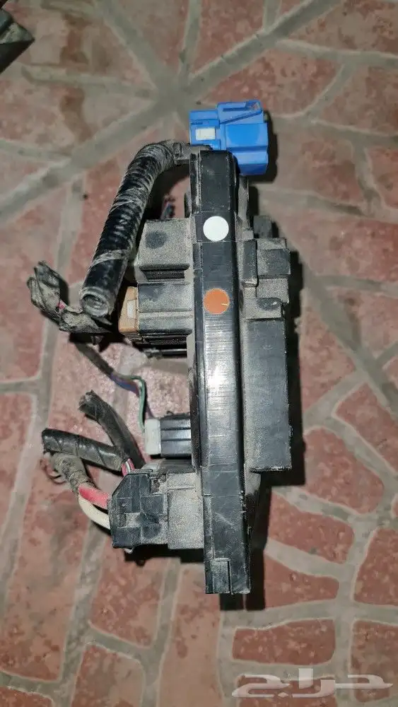 قطع غيارمتفرقه لسيارات تويوتا اصلي مخزن قديم 6