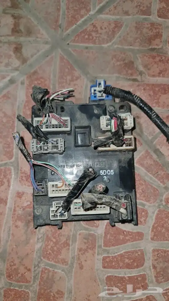 قطع غيارمتفرقه لسيارات تويوتا اصلي مخزن قديم 5