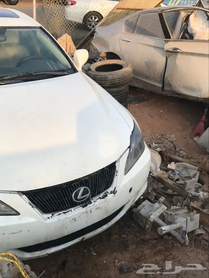 قطع غيار تشليح لكزس is 250 موديل 2008 7
