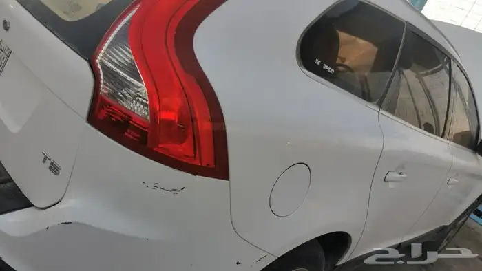 للبيع قطع غيار xc60 4