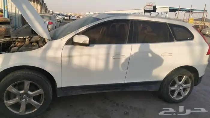 للبيع قطع غيار xc60 6