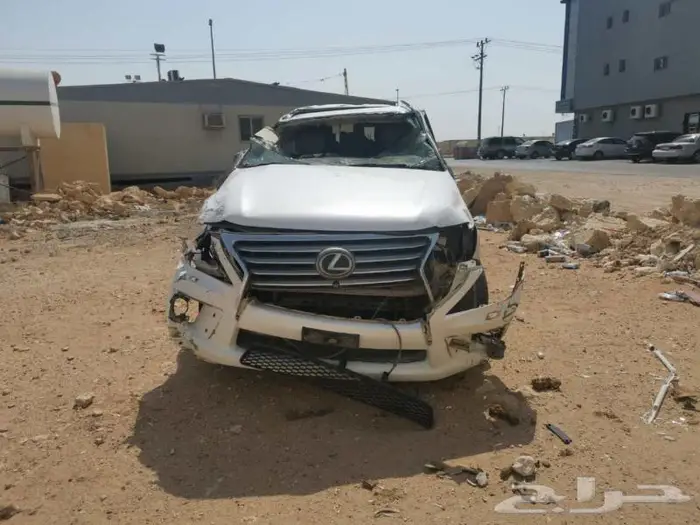 نشتري سيارات مصدومة مصدوم وسيارات الليموزين باسعار ممتازة 3