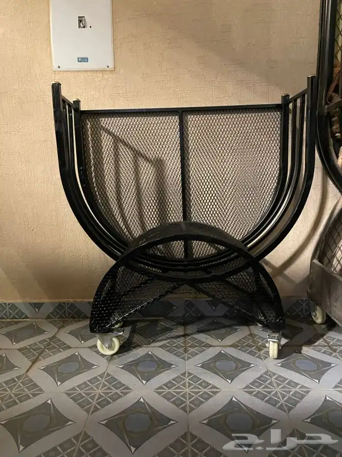 حامل حطب او استاند للقصور والفلل الفخمه مشبات 44