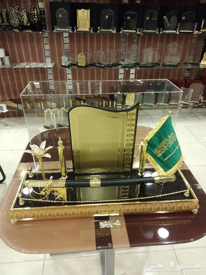 صناديق دروع اكريليك حجم كبير بغطاء شفاف 5