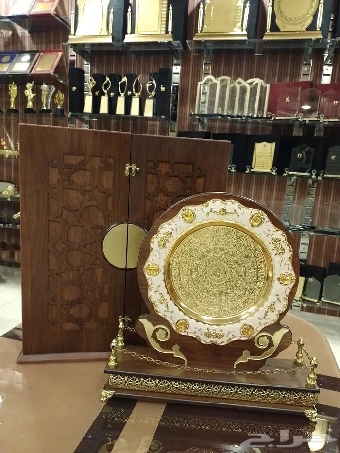 درع خشبي بصندوق خشبي 4