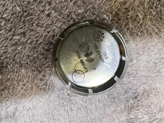 طقم أغطية جنوط مقاس 56 ملم شعار كاربون فايبر 6