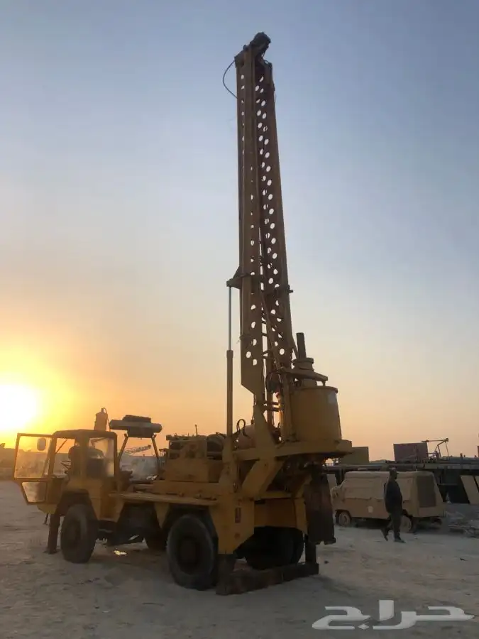 حفار قواعد نوع ايطالي معه مواسير 3