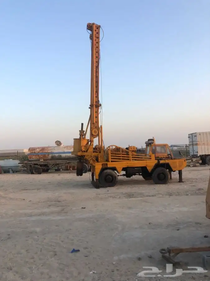 حفار قواعد نوع ايطالي معه مواسير 0