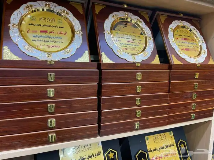 هدية رجالي اطقم زواج بشوت صيفي ترقية سيوف دروع تخرج 3