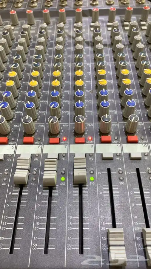 بوابه كامله مع الاضاءات مع التوصيل والتركيب مهرج بار ليد 3