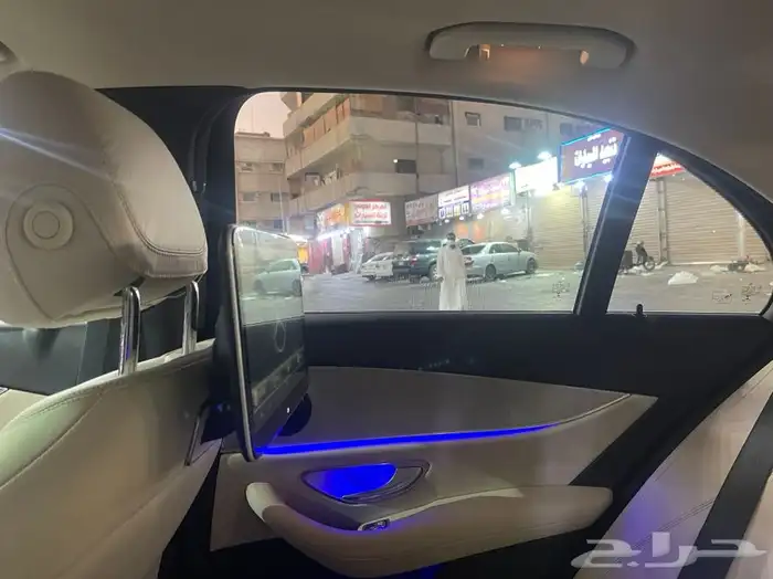 شاشات مرسدس خلفيه تركب لجميع سيارات مرسدس S400 3