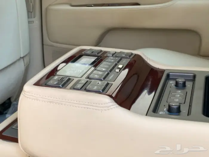 لكزس مخزن فل كامل عداد 46 75