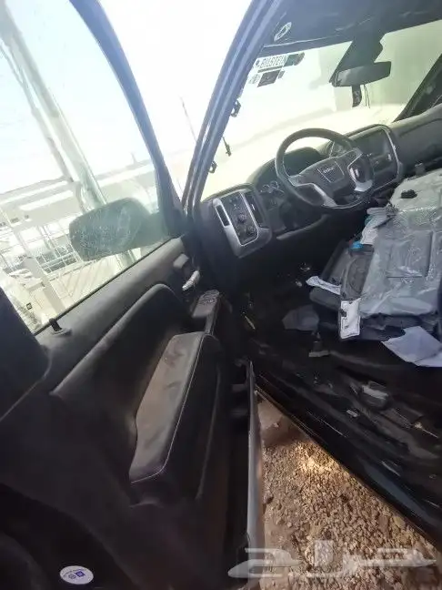 واجهة GMC سيرا اسود 2015 13