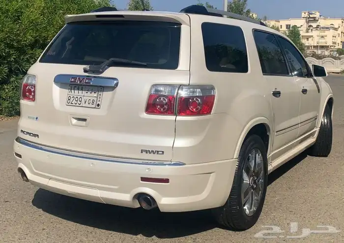 اكاديا فل كامل بحاله ممتازه بدون حوادث او رش اعلي فئه 5