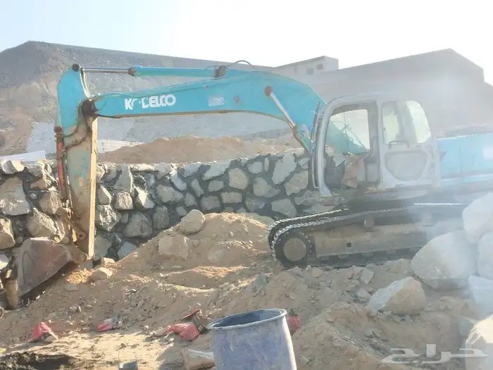 معلم حجر وبوكلين للايجار وتخريم صخور 4