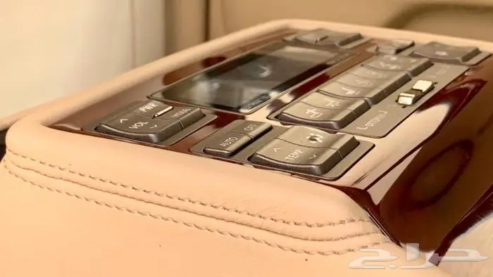 لكزس مخزن فل كامل عداد 46 96