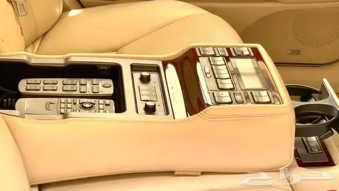 لكزس مخزن فل كامل عداد 46 93